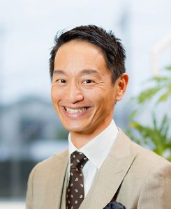 代表者 : 代表取締役社長　黒崎　嘉之　氏